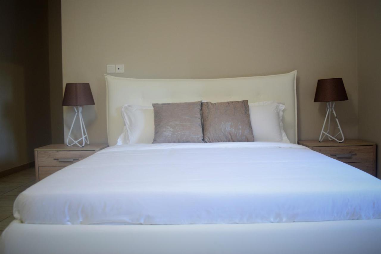 The Pool Labone Aparthotel อักกรา ภายนอก รูปภาพ